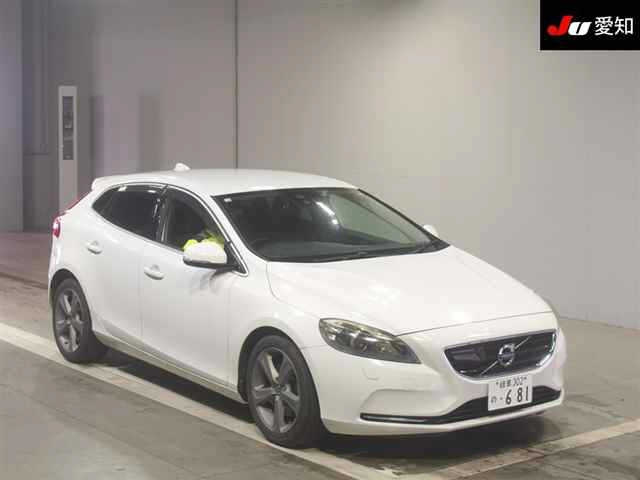 VOLVO V40 2014