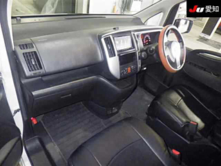 NISSAN SERENA 2009