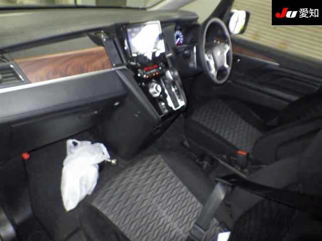 MITSUBISHI DELICA D5 2020