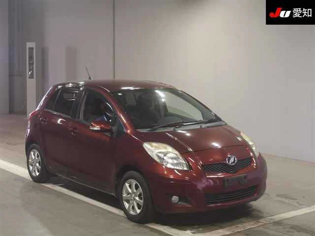 TOYOTA VITZ 2010
