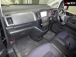 NISSAN SERENA 2010