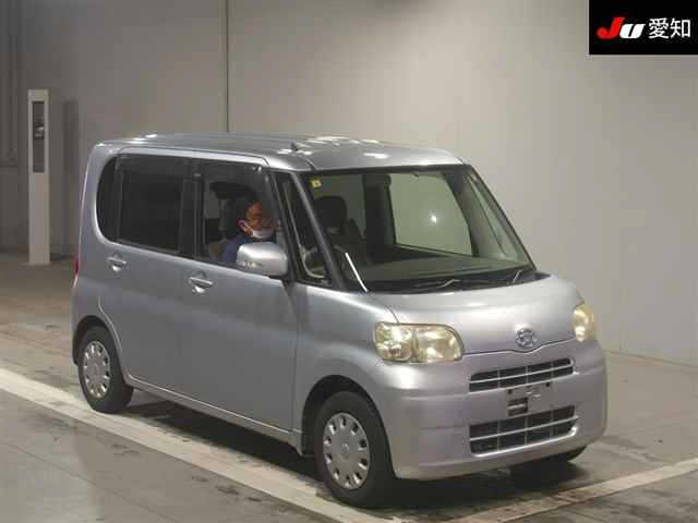 DAIHATSU TANTO 2010