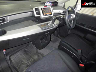 HONDA FREED 2012