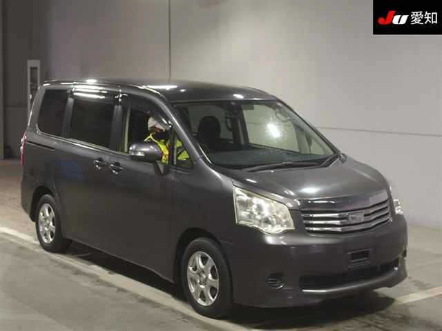 TOYOTA NOAH 2012