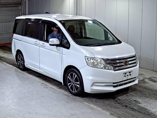 HONDA STEP WAGON 2013