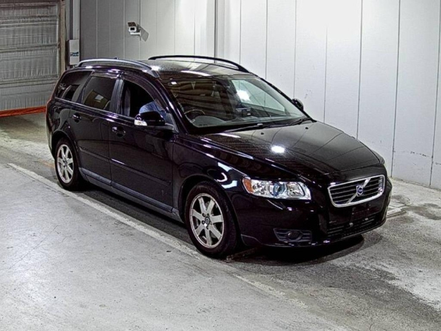 VOLVO V50 2010
