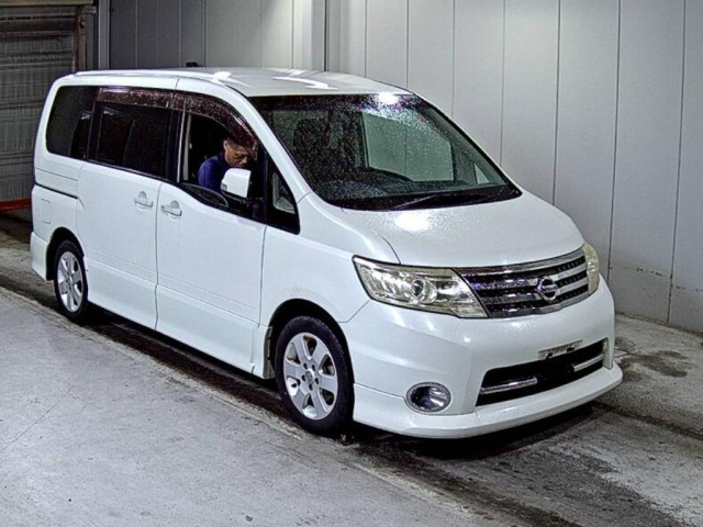 NISSAN SERENA 2010