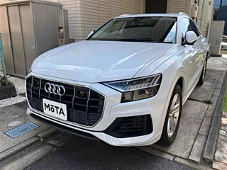 AUDI Q8 2020
