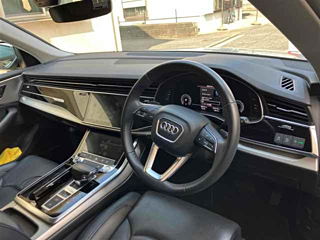 AUDI Q8 2020