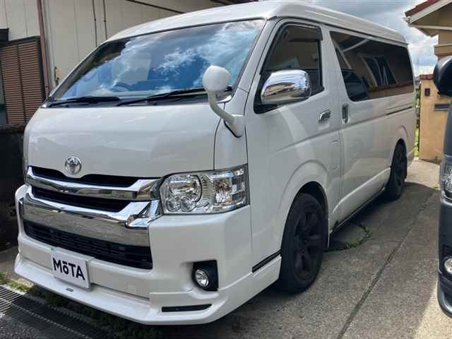 TOYOTA HIACE 2015
