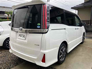 TOYOTA NOAH 2018