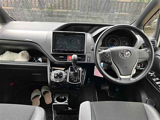 TOYOTA NOAH 2018