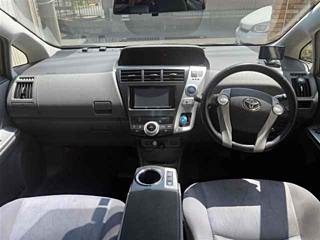 TOYOTA PRIUS ALPHA 2012