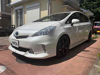 TOYOTA PRIUS ALPHA 2012
