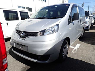 NISSAN NV200