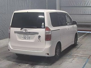 TOYOTA NOAH 2008