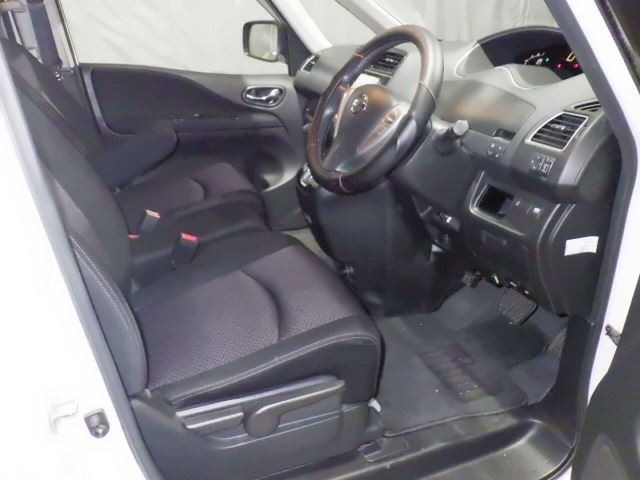 NISSAN SERENA 2013