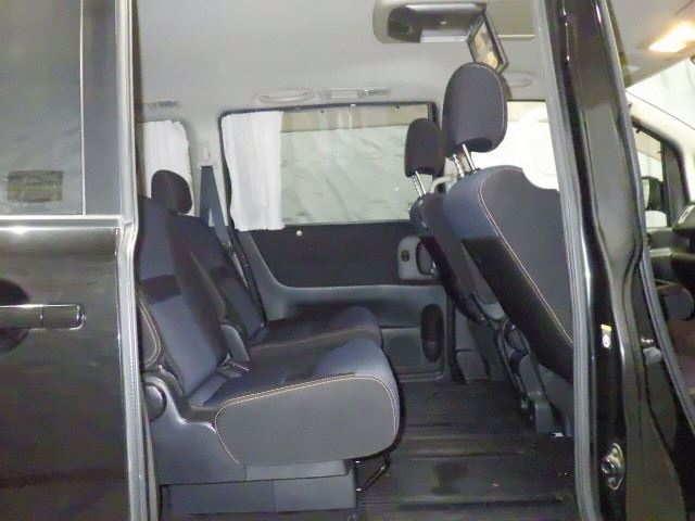 NISSAN SERENA 2009