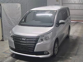 TOYOTA NOAH 2016