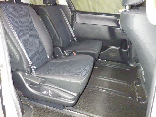 TOYOTA NOAH 2016