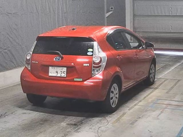 TOYOTA AQUA 2013