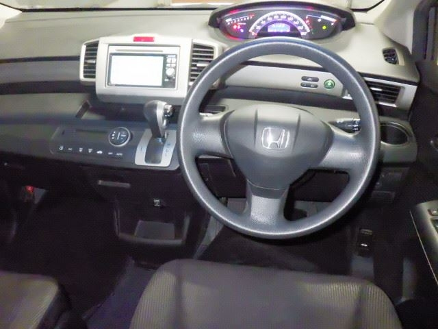 HONDA FREED 2011