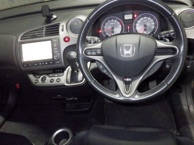 HONDA STREAM 2009