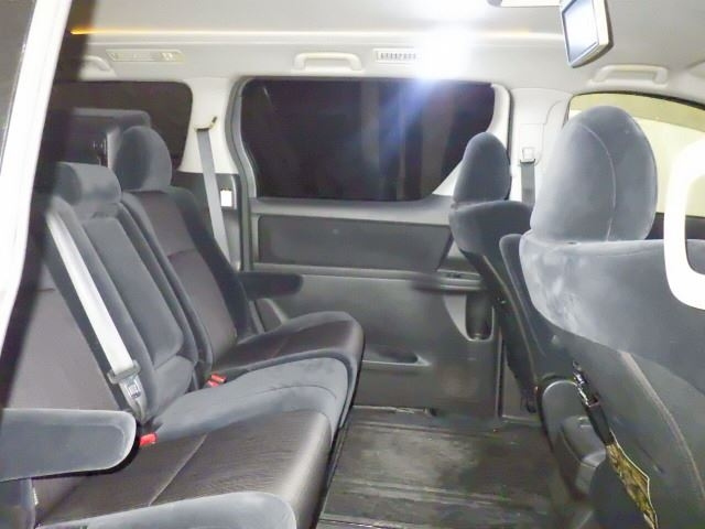 TOYOTA VELLFIRE 2008