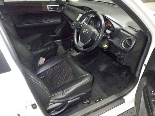 TOYOTA COROLLA AXIO 2012