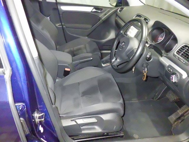 VOLKSWAGEN GOLF 2012