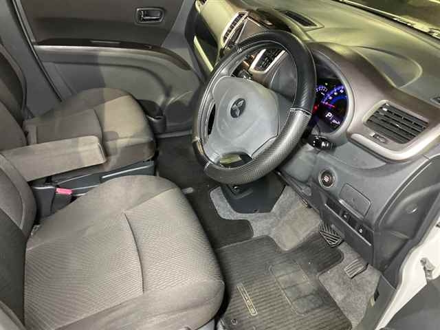 MITSUBISHI DELICA D2 2011