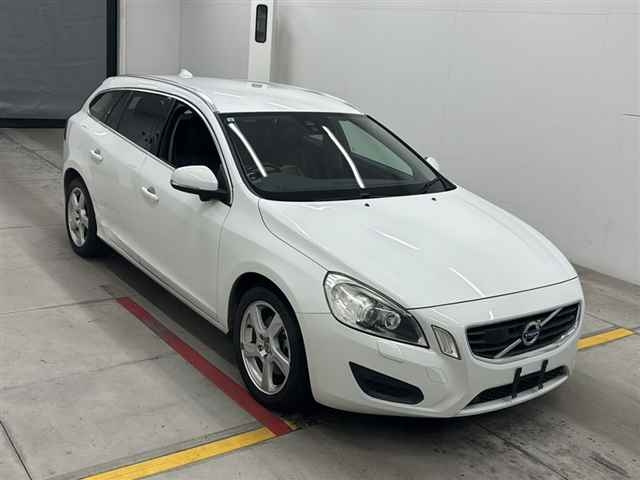 VOLVO V60 2013