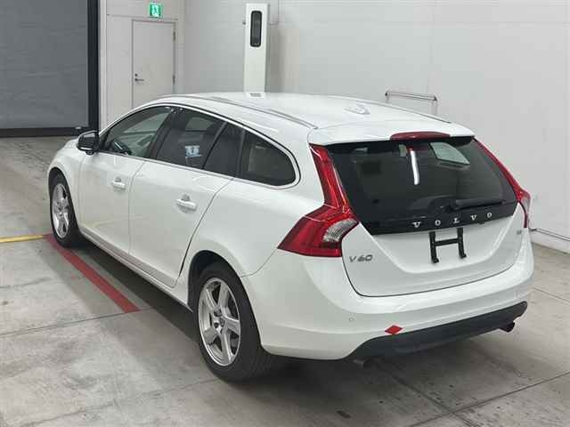 VOLVO V60 2013
