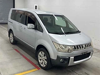 MITSUBISHI DELICA D5 2009