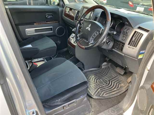 MITSUBISHI DELICA D5 2009