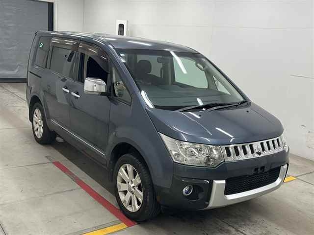 MITSUBISHI DELICA D5 2008