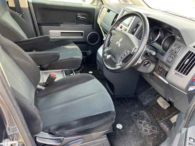 MITSUBISHI DELICA D5 2008