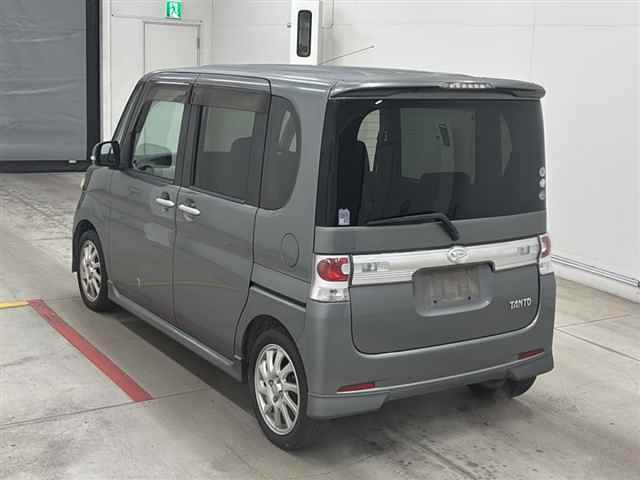 DAIHATSU TANTO 2008