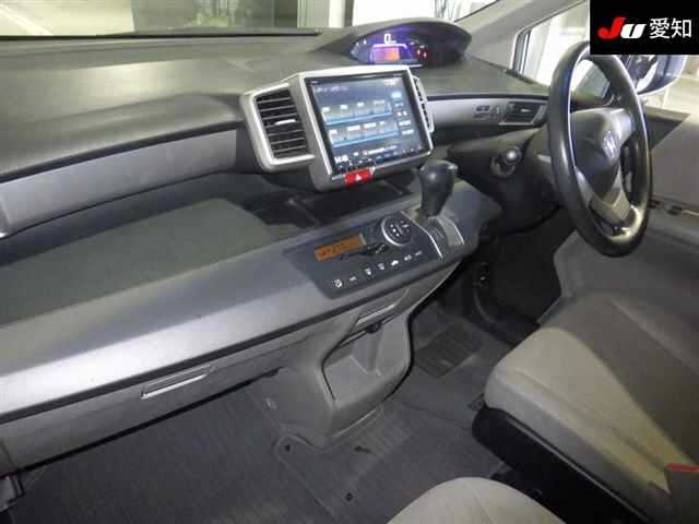 HONDA FREED 2013