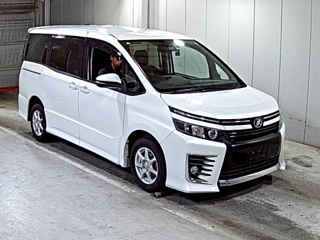 TOYOTA VOXY 2016