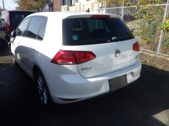 VOLKSWAGEN GOLF 2015