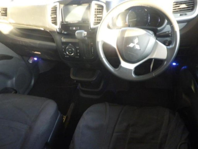 MITSUBISHI DELICA D2 2014