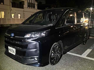 TOYOTA NOAH 2025
