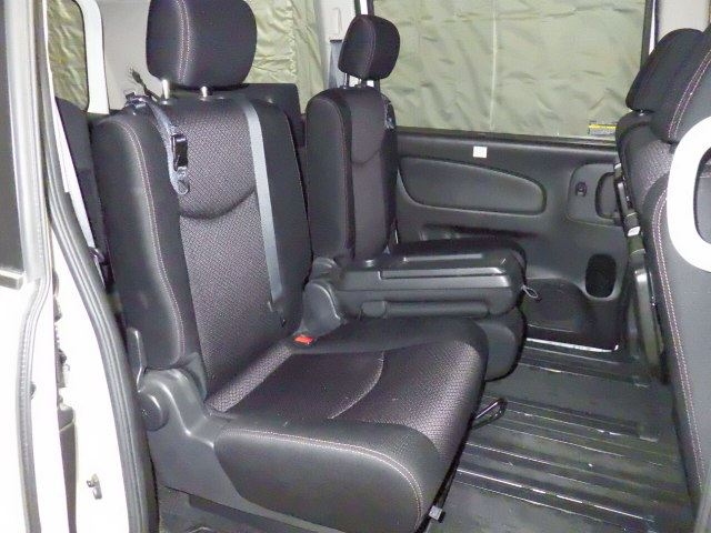 NISSAN SERENA 2013