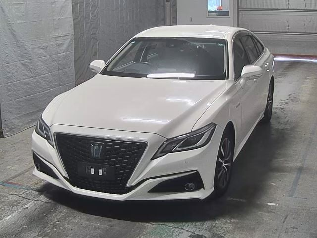 TOYOTA CROWN 2018