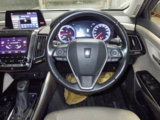 TOYOTA CROWN 2018
