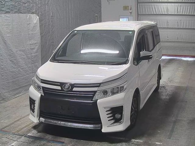 TOYOTA VOXY 2015