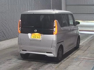 NISSAN ROOX 2024