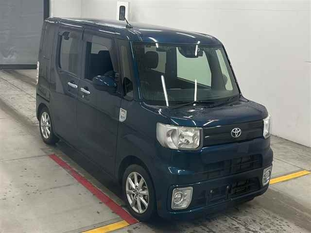 TOYOTA PIXIS MEGA 2022