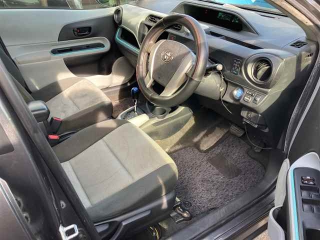 TOYOTA AQUA 2012